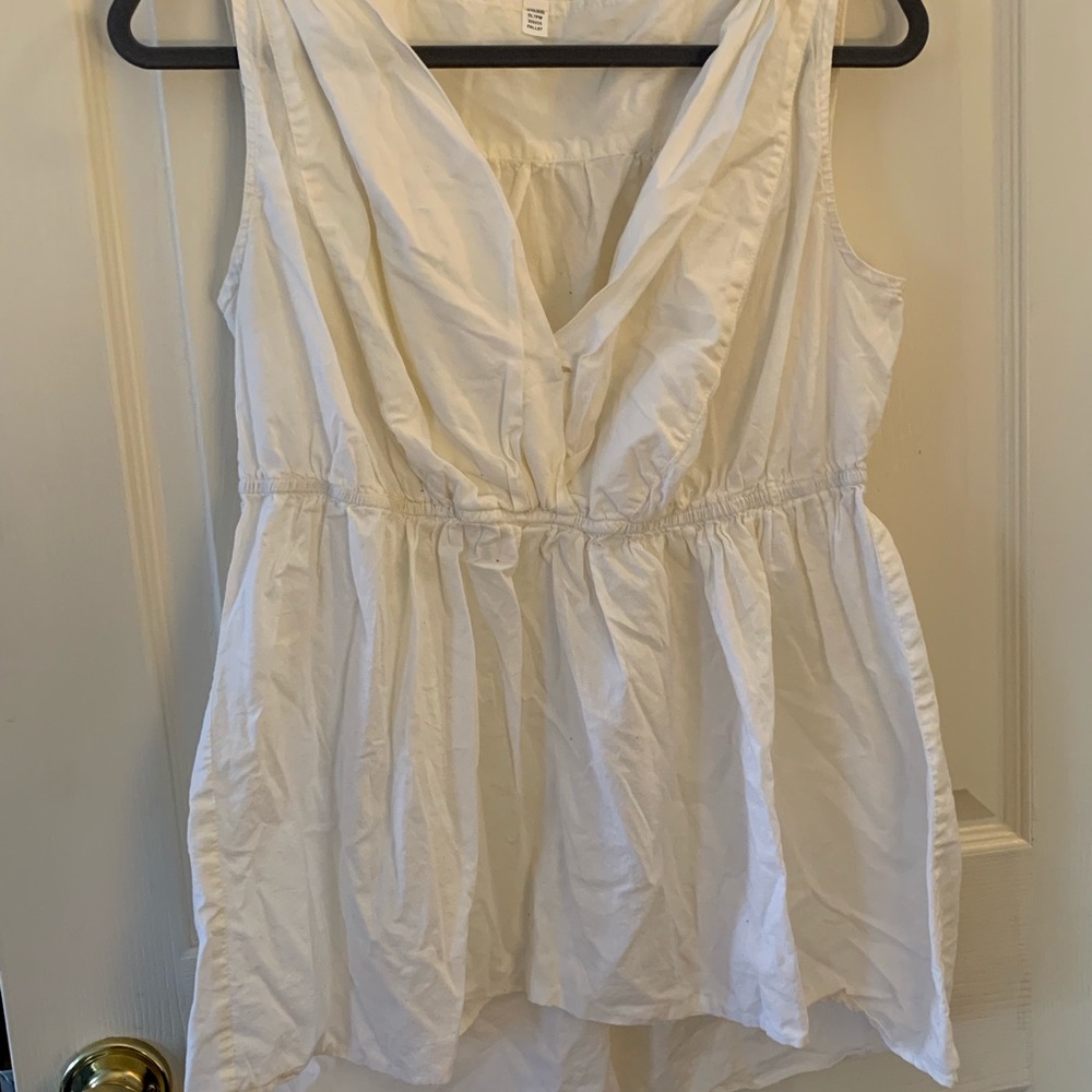 Bundle of 2 sleeveless cotton blouses
